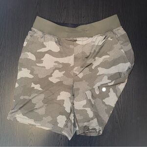 Men’s lululemon athletica Green Cam Athletic Shorts
